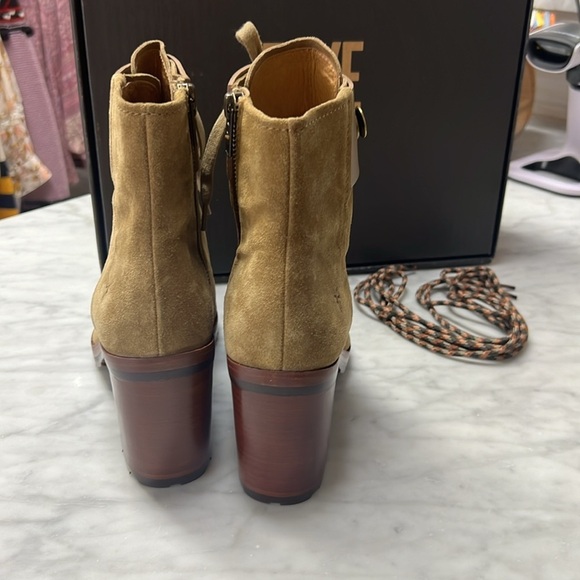 NIB Frye Danica Lug Combat Peep Toe Heeled Lace UP Bootie Size 6.5 in Sand Suede - Picture 4 of 12